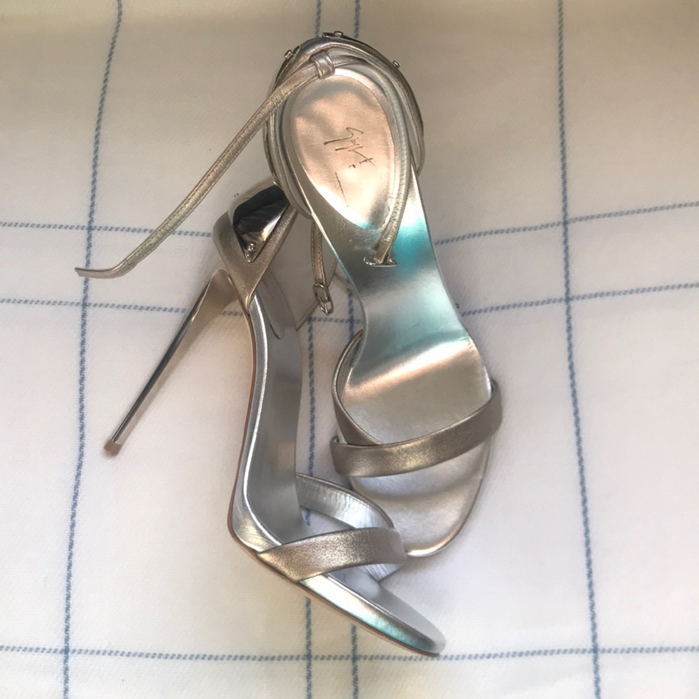 Giuseppe Zanotti Heels in Silver!!